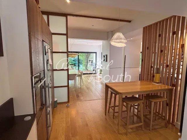 Maison de ville - 255 m² - 6 pièces