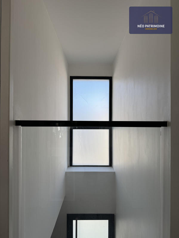 Maison contemporaine - 270 m² - 8 pièces