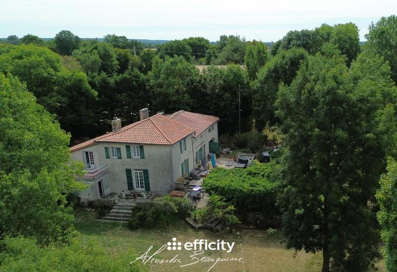 Maison - 207 m² - 5 pièces