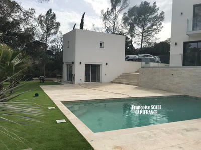 Maison - 238 m² - 7 pièces