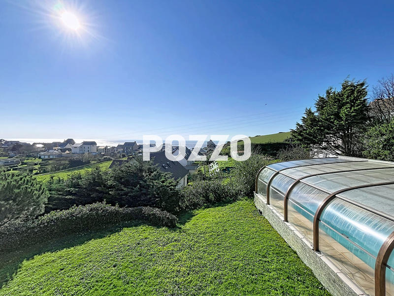 Maison - 280 m² - 9 pièces