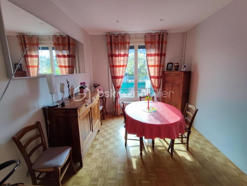Maison - 96 m² - 5 pièces