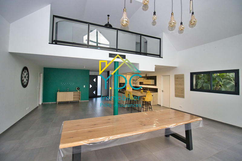 Maison contemporaine - 232 m² - 7 pièces