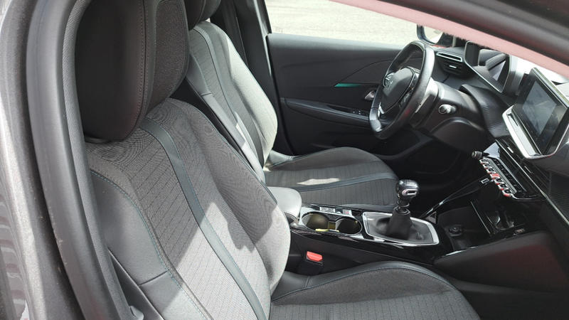 Peugeot 208 bluehdi 100 ss bvm6 allure business