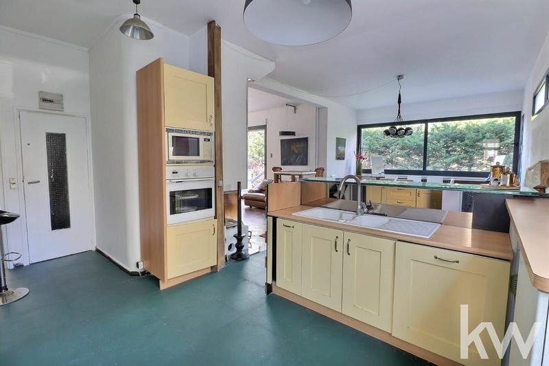 Villa - 240 m² - 8 pièces