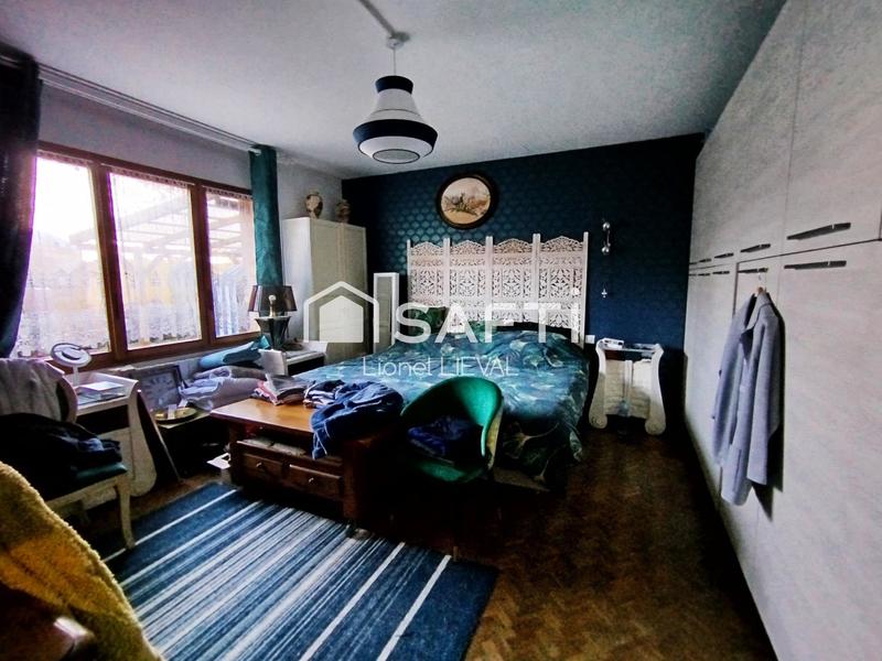 Maison - 220 m² - 9 pièces