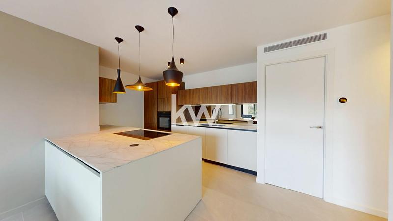 Maison - 208 m² - 6 pièces