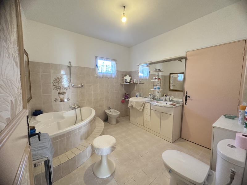 Villa - 206 m² - 6 pièces