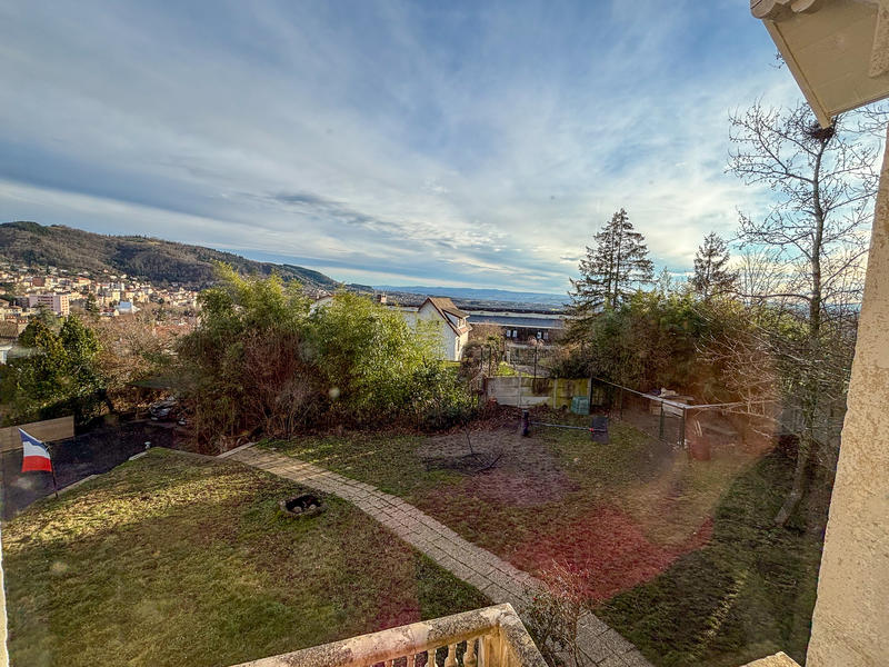 Propriété - 280 m² - 12 pièces