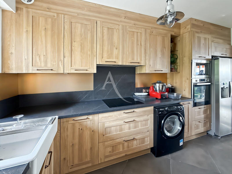 Appartement - 93 m² - 4 pièces