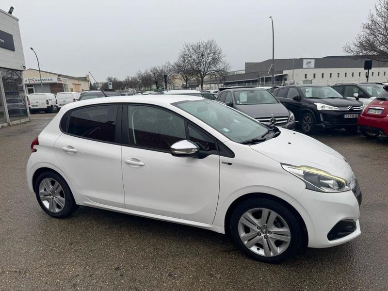 Peugeot 208 1.2 Vti 82 Cv Style 18100 Klm