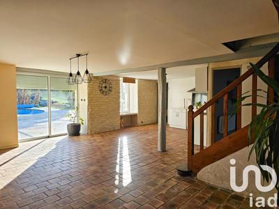 Maison - 220 m² - 5 pièces