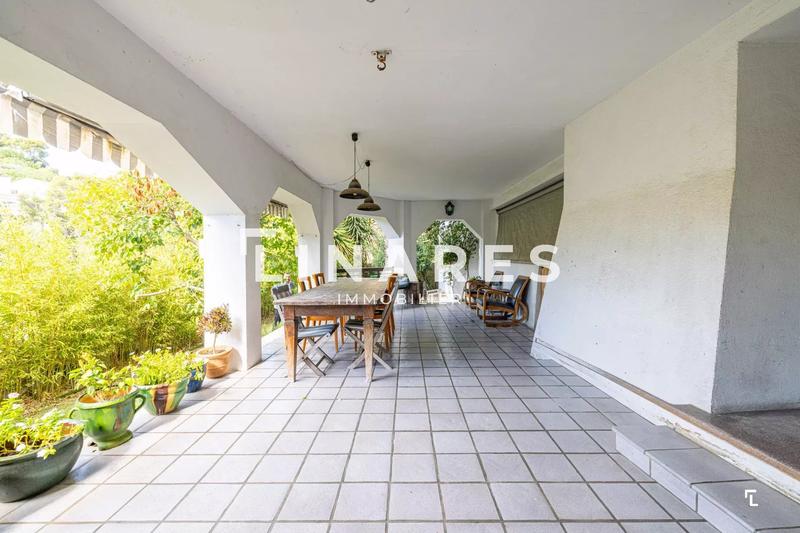 Maison - 180 m² - 5 pièces