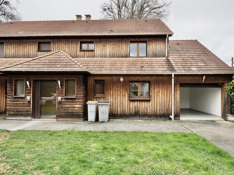 Maison - 98 m² - 6 pièces