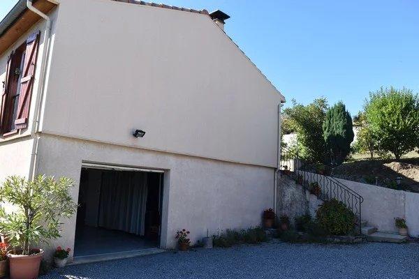 Maison - 270 m² - 12 pièces