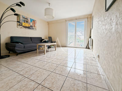 Maison - 81 m² - 5 pièces