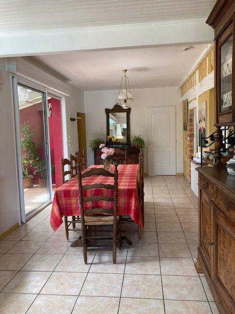 Maison - 203 m² - 10 pièces