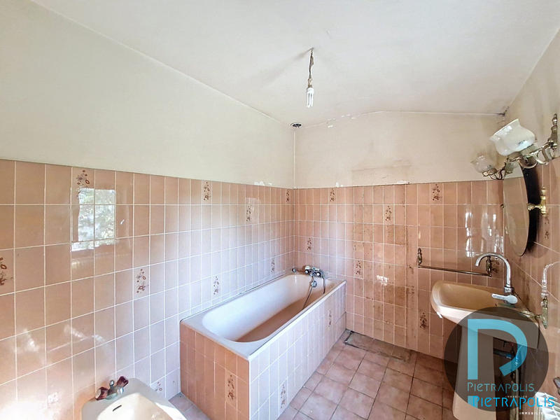 Maison - 193 m² - 8 pièces