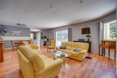 Maison - 151 m² - 5 pièces