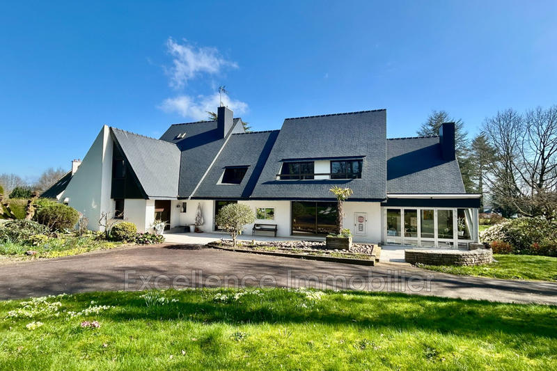 Maison - 320 m² - 10 pièces