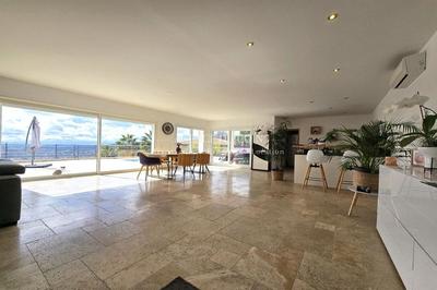 Villa - 300 m² - 12 pièces