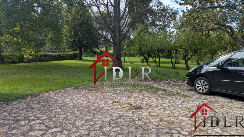 Maison - 270 m² - 9 pièces