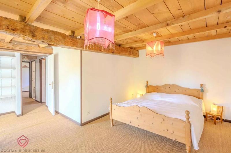 Corps de ferme - 700 m² - 17 pièces