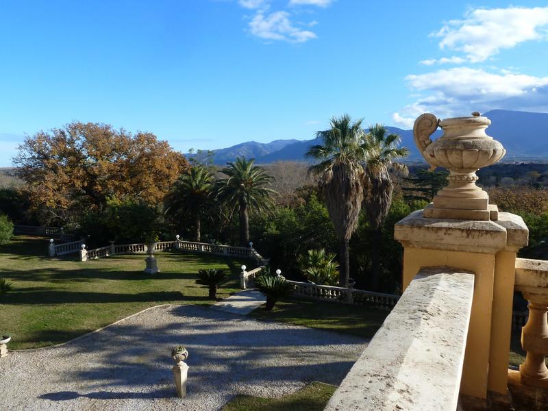 Maison - 760 m² - 13 pièces