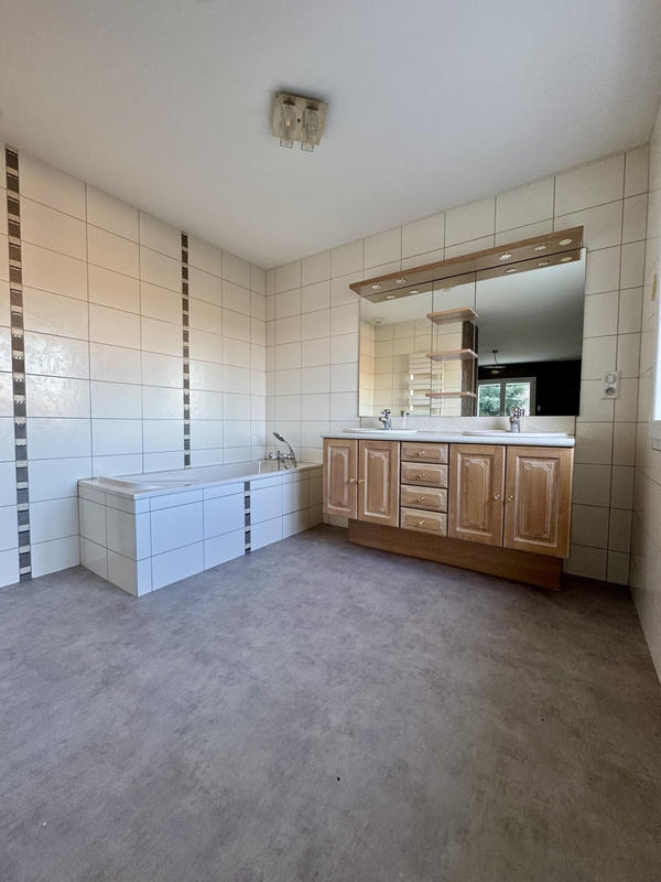 Maison - 105 m² - 4 pièces