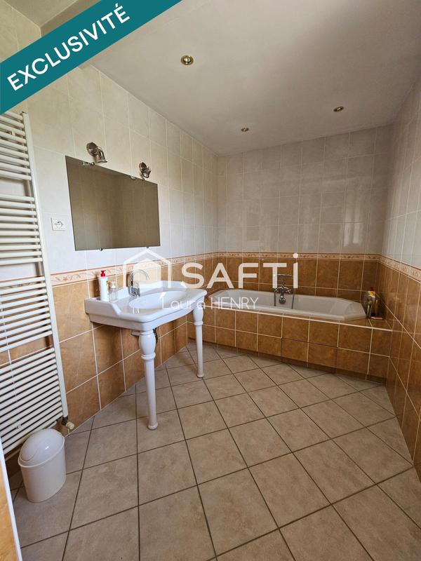 Maison - 275 m² - 8 pièces