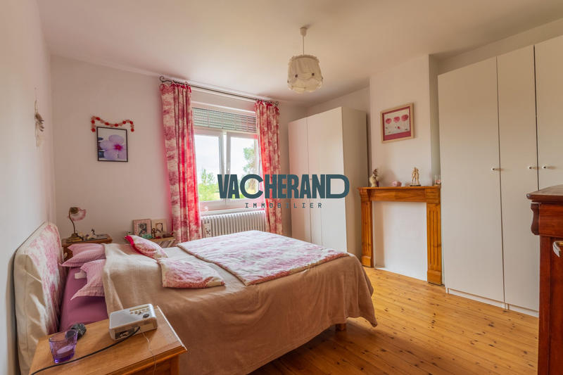 Maison - 250 m² - 12 pièces