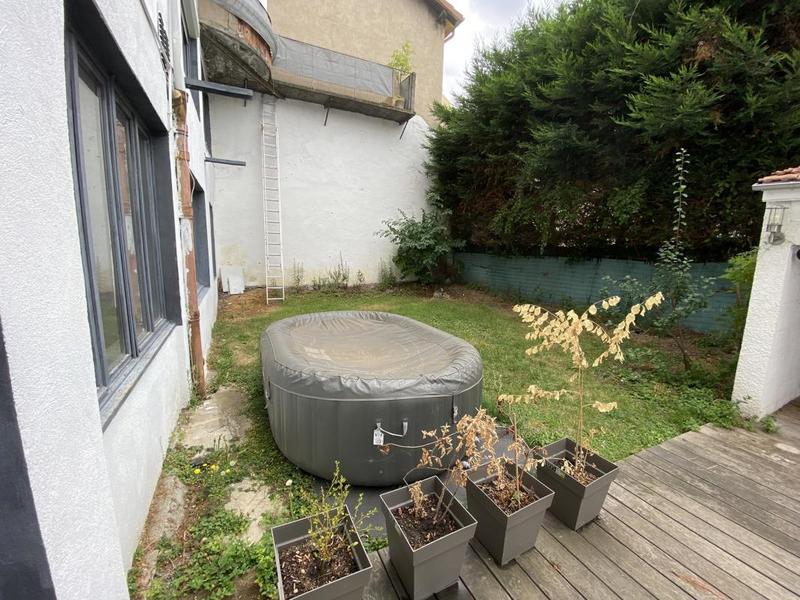 Appartement - 219 m² - 8 pièces