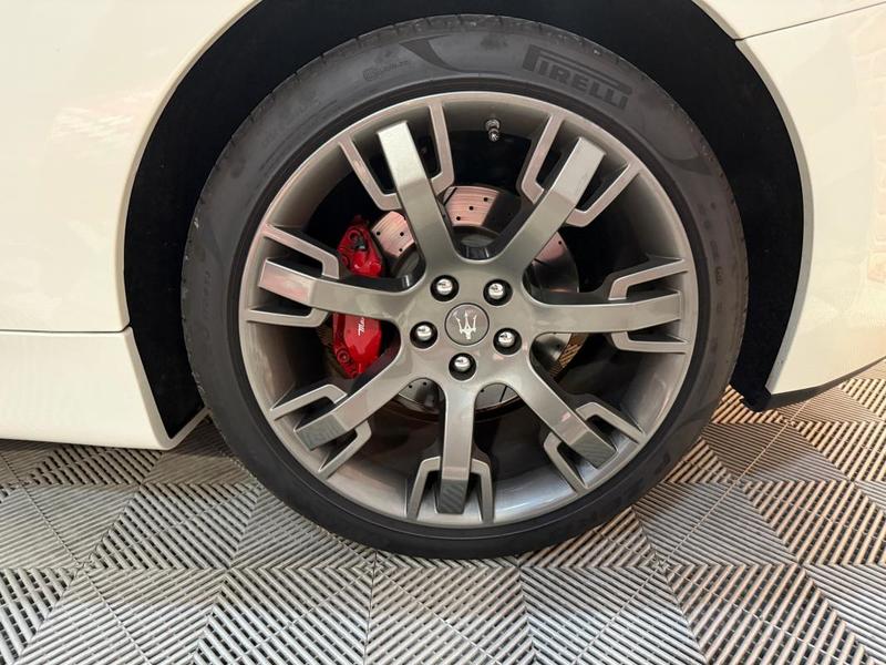 Maserati Granturismo V8 460 s