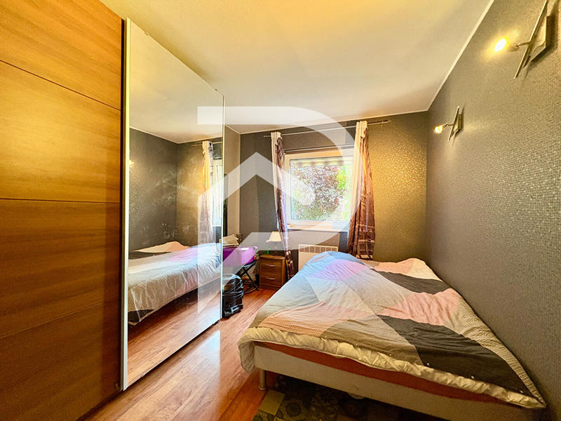 Maison - 180 m² - 8 pièces