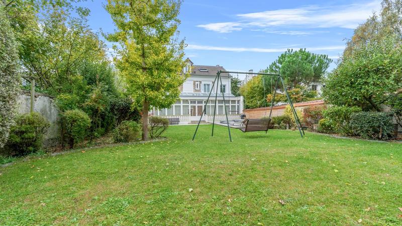 Villa - 300 m² - 10 pièces