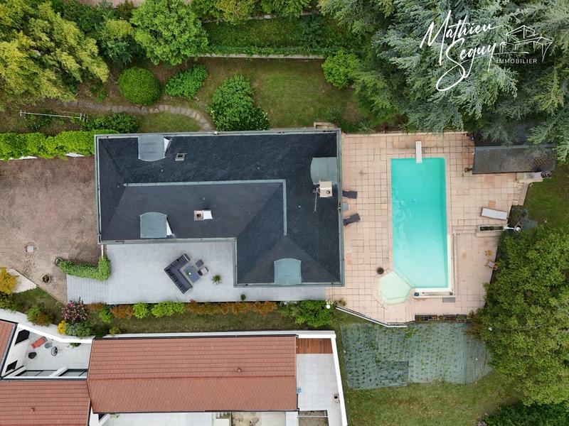 Maison - 195 m² - 6 pièces