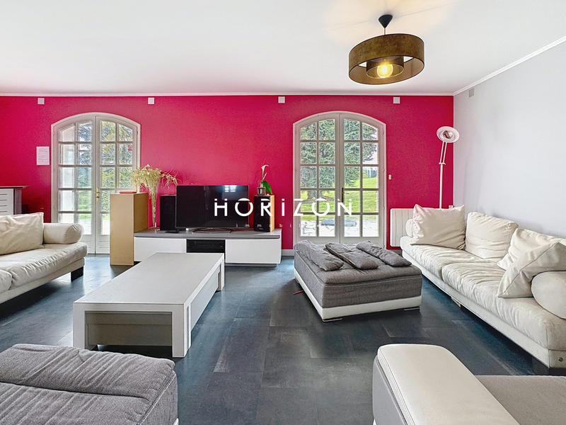 Maison - 218 m² - 6 pièces