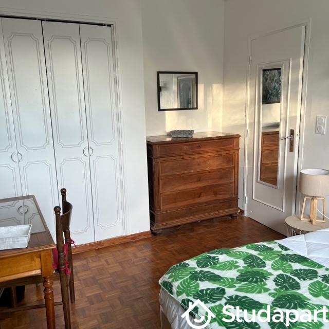 Chambre - 9 m² - 1 pièce