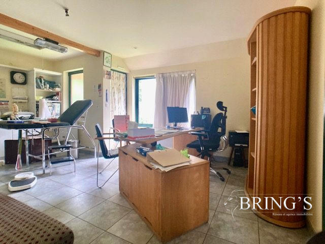 Maison traditionnelle - 147 m² - 6 pièces