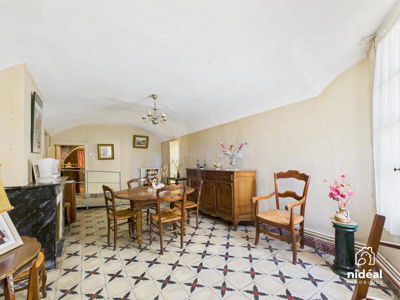 Maison - 280 m² - 7 pièces