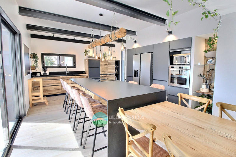 Maison - 191 m² - 8 pièces