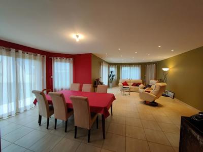 Maison - 210 m² - 6 pièces