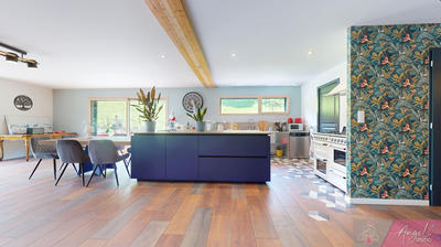 Maison - 382 m² - 14 pièces