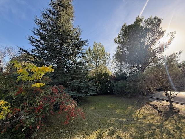 Terrain constructible - 1 088 m²