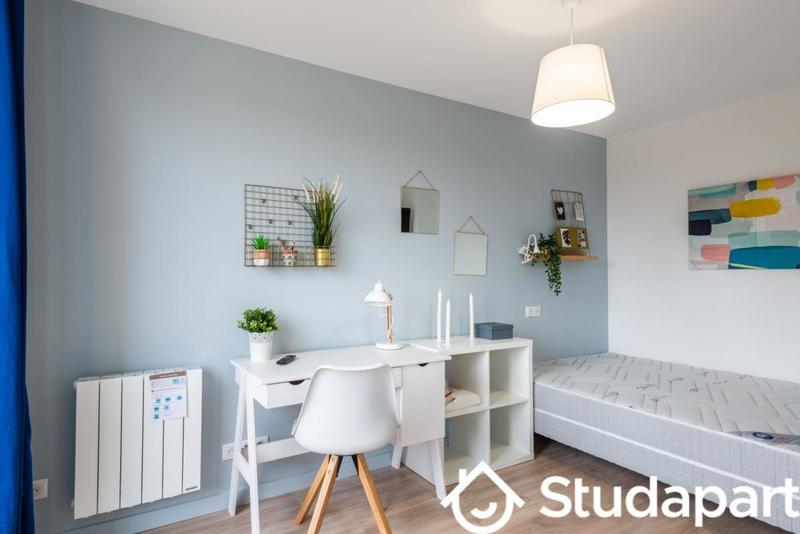 Chambre - 10 m² - 1 pièce