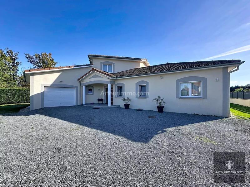 Maison - 200 m² - 9 pièces