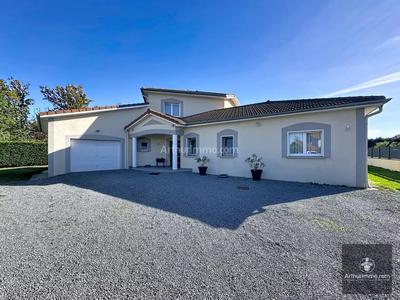 Maison - 200 m² - 9 pièces