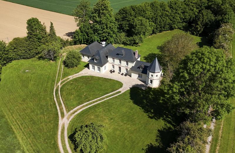 Maison - 300 m² - 10 pièces