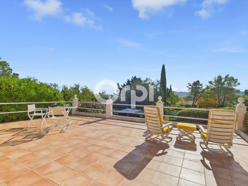 Maison - 136 m² - 4 pièces