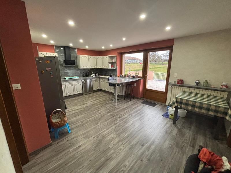 Maison - 256 m² - 8 pièces